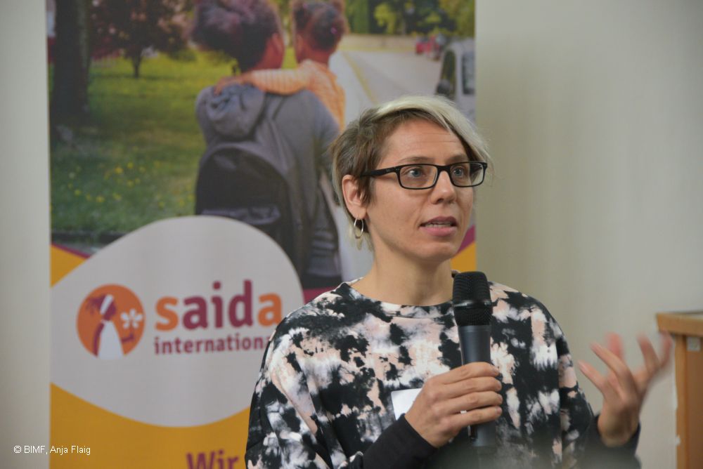 Frau Novák, SAIDA